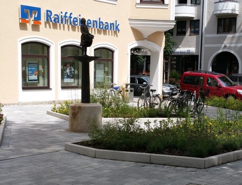 Raiffeisenbank Erding – Vorplatz